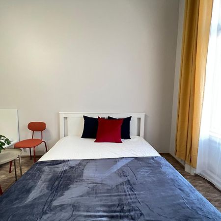 Baross Apartment With Convenience And Style Budapest Exteriör bild