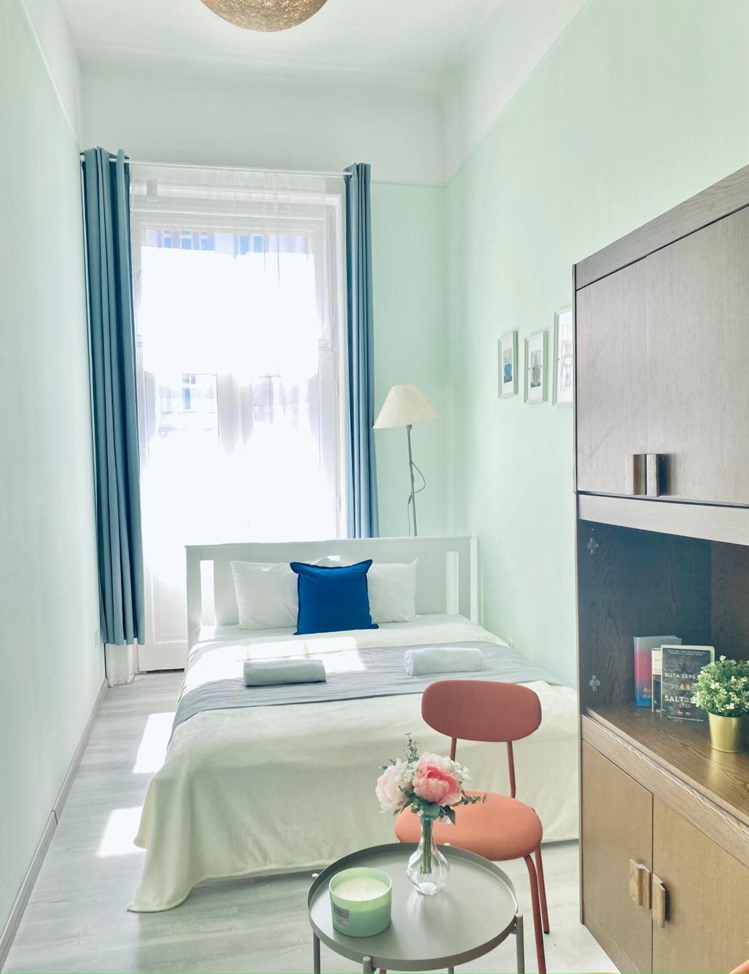 Baross Apartment With Convenience And Style Budapest Exteriör bild