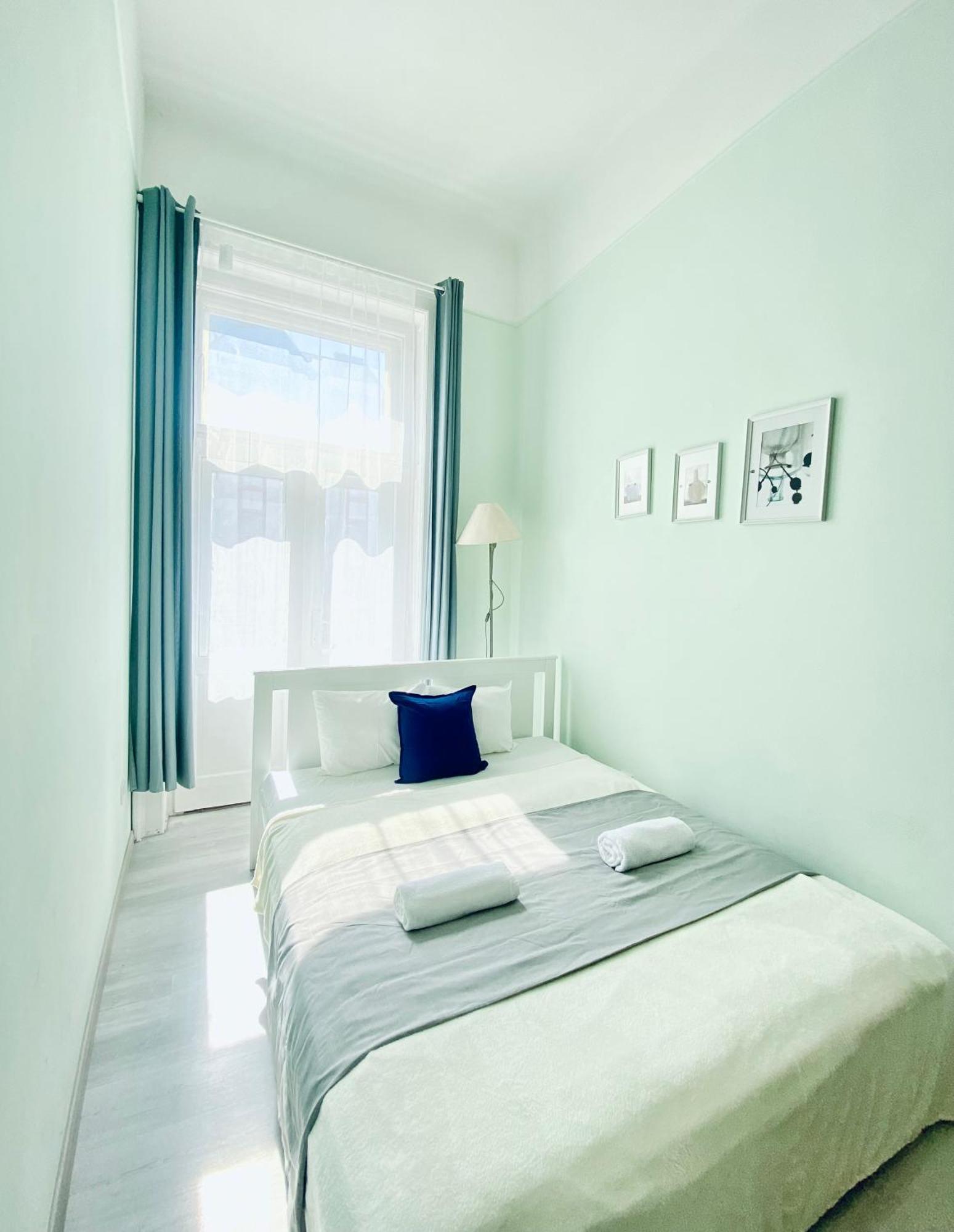 Baross Apartment With Convenience And Style Budapest Exteriör bild