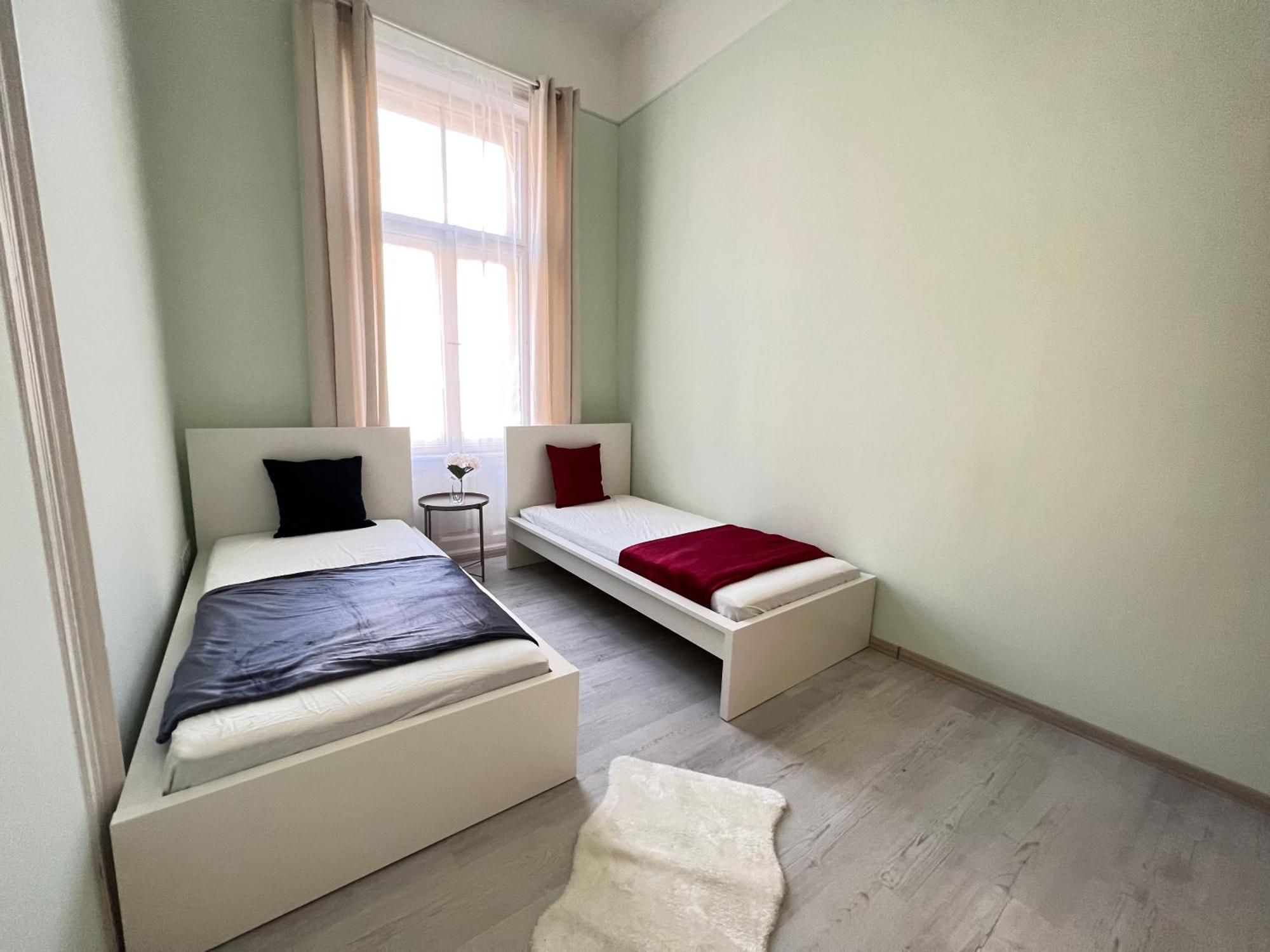 Baross Apartment With Convenience And Style Budapest Exteriör bild
