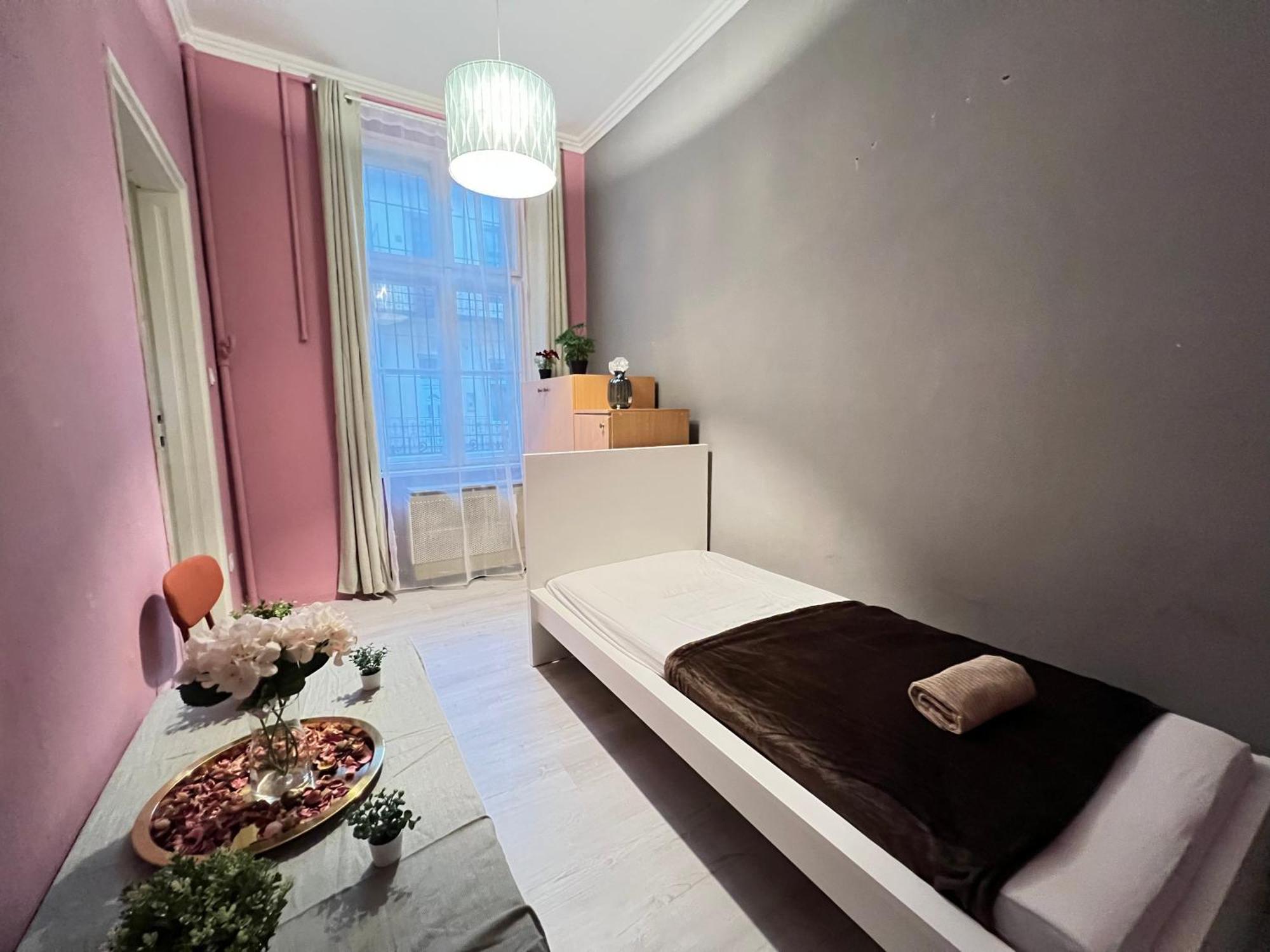 Baross Apartment With Convenience And Style Budapest Exteriör bild