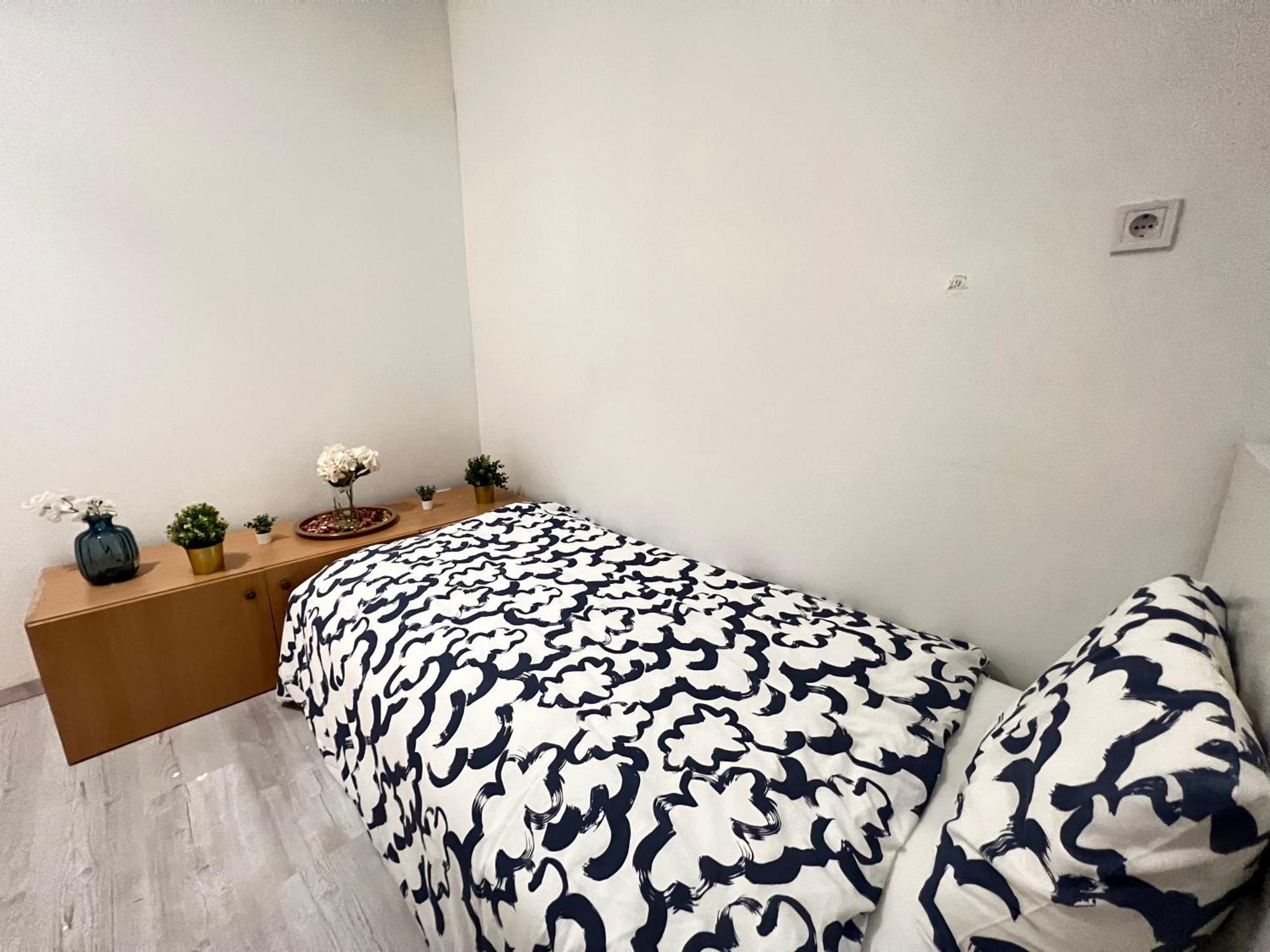 Baross Apartment With Convenience And Style Budapest Exteriör bild